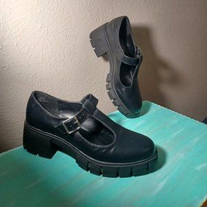 Madden girl 9.5 Mary Jane Platform G-Hocus